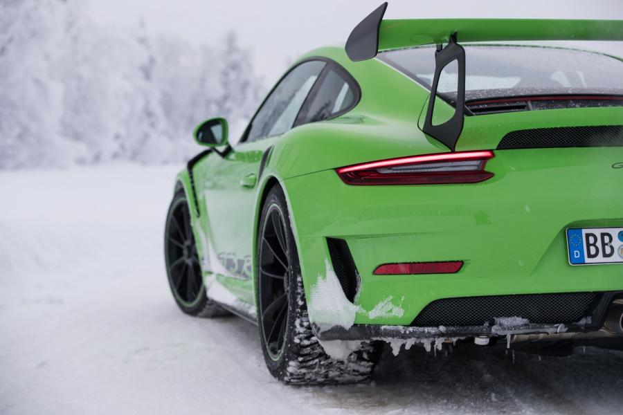 Детали экстерьера Porsche 911 GT3 RS (991) 2018 года  (WW) (фото 16 из 47)